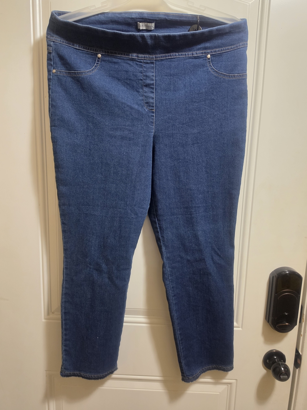 Van Heusen Women's Pull On Stretch Jeans Size 18 Dark Wash Comfort Waist